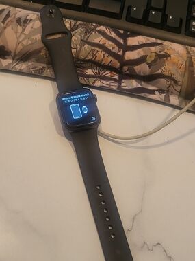 Apple Watch Series 5 40mm  Sport Black Sport Band